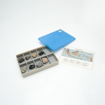 Igneous Rock Collection Set